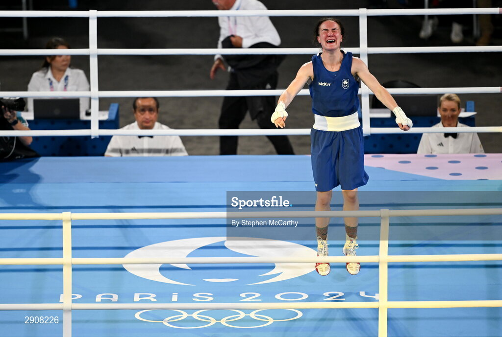 6 August 2024; Kellie Harrington of Team Ireland celebrates after defeating Wenlu Yang of Team People's Republic of China in their women's 60kg final bout at Court Philippe-Chatrier in Roland Garros Stadium during the 2024 Paris Summer Olympic Games in Paris, France. Photo by Stephen McCarthy/Sportsfile