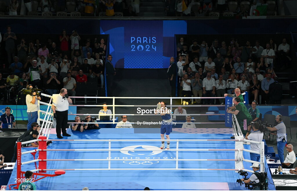 6 August 2024; Kellie Harrington of Team Ireland celebrates after defeating Wenlu Yang of Team People's Republic of China in their women's 60kg final bout at Court Philippe-Chatrier in Roland Garros Stadium during the 2024 Paris Summer Olympic Games in Paris, France. Photo by Stephen McCarthy/Sportsfile