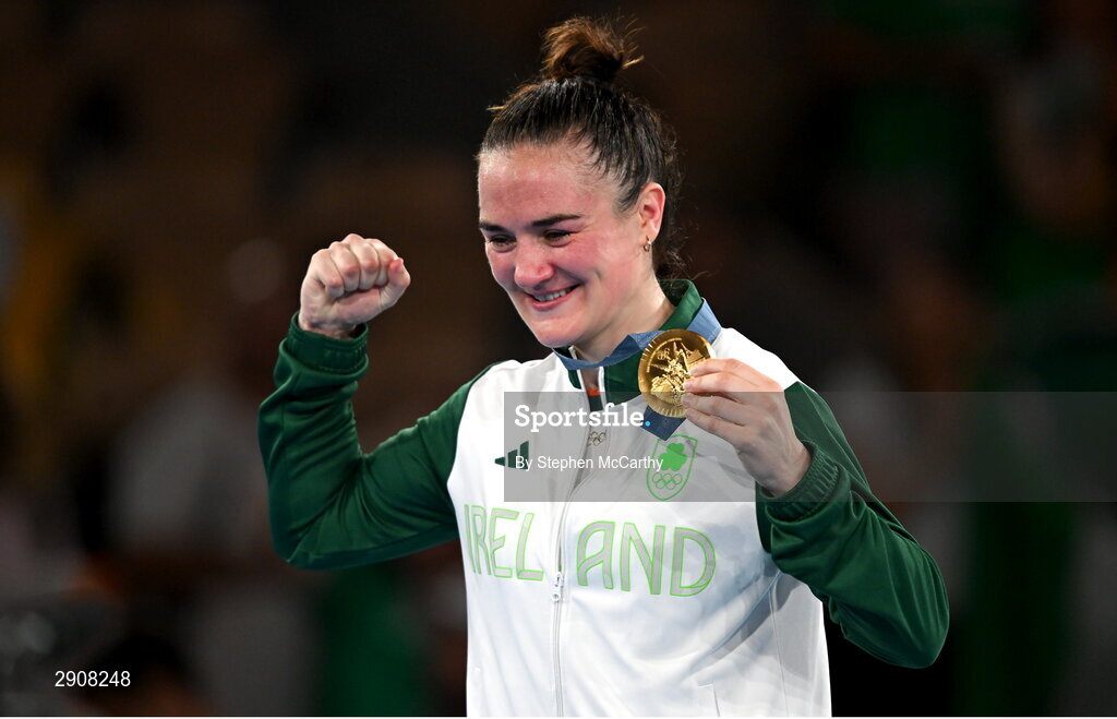 6 August 2024; Kellie Harrington of Team Ireland celebrates with her gold medal after defeating Wenlu Yang of Team People's Republic of China during their women's 60kg final bout at Court Philippe-Chatrier in Roland Garros Stadium during the 2024 Paris Summer Olympic Games in Paris, France. Photo by Stephen McCarthy/Sportsfile