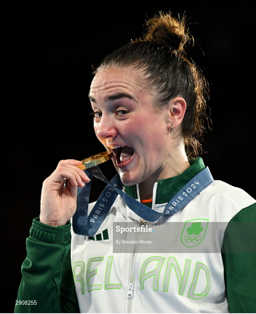 6 August 2024; Kellie Harrington of Team Ireland celebrates with her gold medal after defeating Wenlu Yang of Team People's Republic of China in their women's 60kg final bout  at Court Philippe-Chatrier in Roland Garros Stadium during the 2024 Paris Summer Olympic Games in Paris, France. Photo by Brendan Moran/Sportsfile
