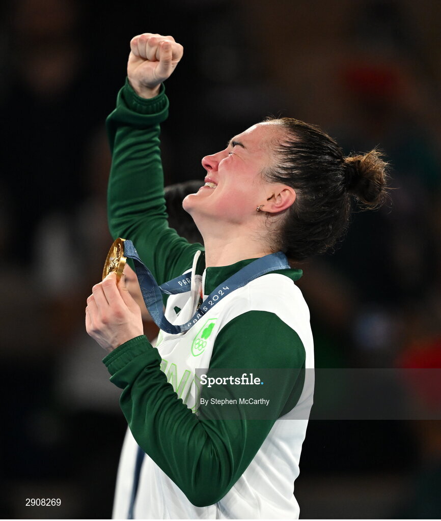 6 August 2024; Kellie Harrington of Team Ireland celebrates with her gold medal after defeating Wenlu Yang of Team People's Republic of China during their women's 60kg final bout at Court Philippe-Chatrier in Roland Garros Stadium during the 2024 Paris Summer Olympic Games in Paris, France. Photo by Stephen McCarthy/Sportsfile