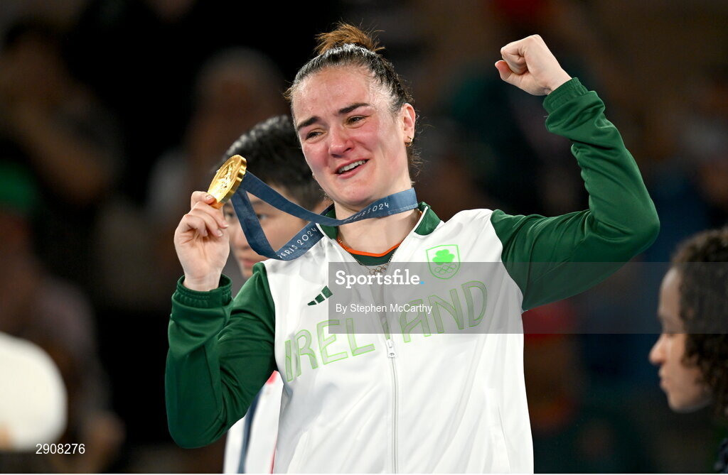 6 August 2024; Kellie Harrington of Team Ireland celebrates with her gold medal after defeating Wenlu Yang of Team People's Republic of China during their women's 60kg final bout at Court Philippe-Chatrier in Roland Garros Stadium during the 2024 Paris Summer Olympic Games in Paris, France. Photo by Stephen McCarthy/Sportsfile