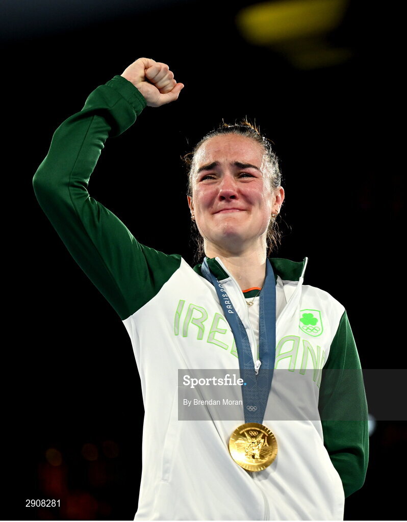 6 August 2024; Kellie Harrington of Team Ireland celebrates with her gold medal after defeating Wenlu Yang of Team People's Republic of China in their women's 60kg final bout  at Court Philippe-Chatrier in Roland Garros Stadium during the 2024 Paris Summer Olympic Games in Paris, France. Photo by Brendan Moran/Sportsfile