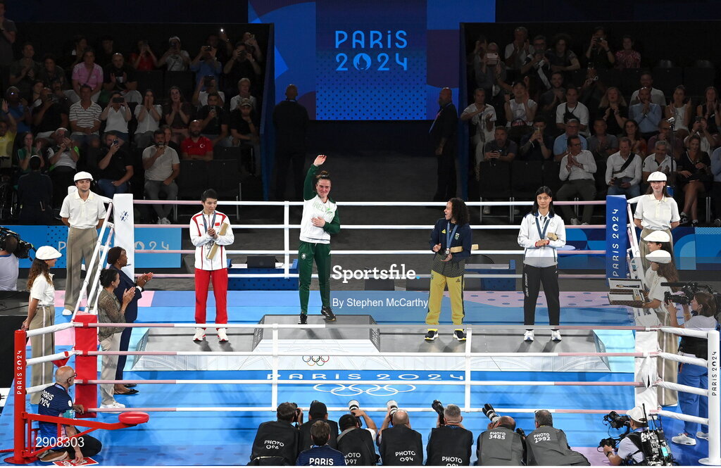 6 August 2024; Women's 60kg medallists, from left, silver medallist Wenlu Yang of Team Peoples's Republic of China, gold medallist Kellie Harrington of Team Ireland, and bronze medallists Beatriz Soares Ferreira of Team Brazil and Shih Yi Wu of Team Chinese Taipei during the medal presentation at Court Philippe-Chatrier in Roland Garros Stadium during the 2024 Paris Summer Olympic Games in Paris, France. Photo by Stephen McCarthy/Sportsfile