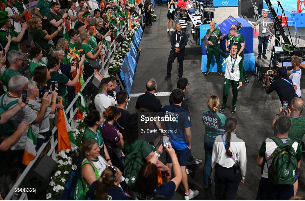 6 August 2024; Gold medalist Kellie Harrington of Team Ireland celebrates with her supporters after the medal ceremony at Court Philippe-Chatrier in Roland Garros Stadium during the 2024 Paris Summer Olympic Games in Paris, France. Photo by David Fitzgerald/Sportsfile