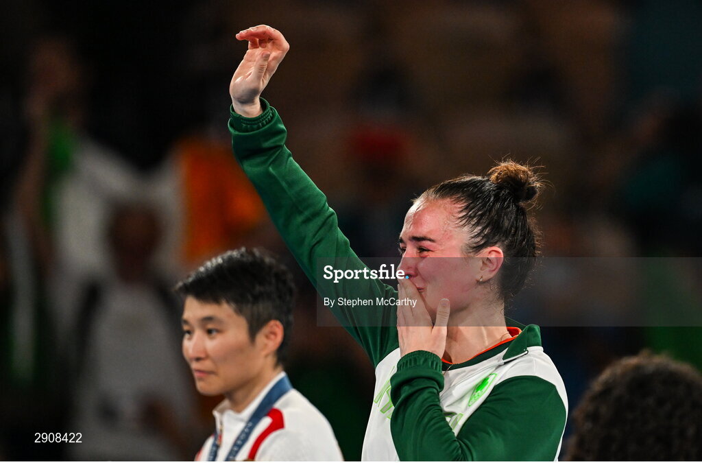 6 August 2024; Kellie Harrington of Team Ireland celebrates after defeating Wenlu Yang of Team People's Republic of China in their women's 60kg final bout at Court Philippe-Chatrier in Roland Garros Stadium during the 2024 Paris Summer Olympic Games in Paris, France. Photo by Stephen McCarthy/Sportsfile