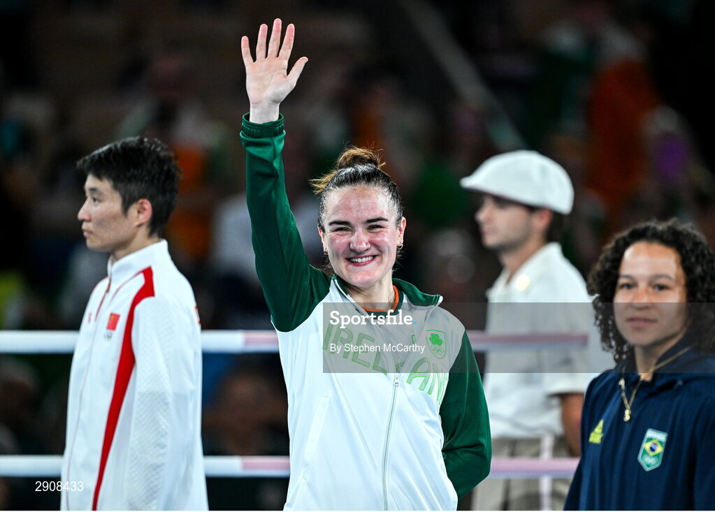 6 August 2024; Kellie Harrington of Team Ireland celebrates after defeating Wenlu Yang of Team People's Republic of China in their women's 60kg final bout at Court Philippe-Chatrier in Roland Garros Stadium during the 2024 Paris Summer Olympic Games in Paris, France. Photo by Stephen McCarthy/Sportsfile