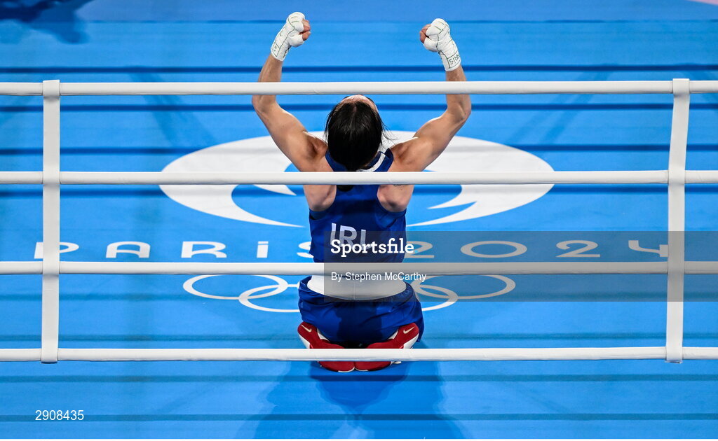 6 August 2024; Kellie Harrington of Team Ireland celebrates after winning her women's 60kg final bout against Wenlu Yang of Team People's Republic of China at Court Philippe-Chatrier in Roland Garros Stadium during the 2024 Paris Summer Olympic Games in Paris, France. Photo by Stephen McCarthy/Sportsfile