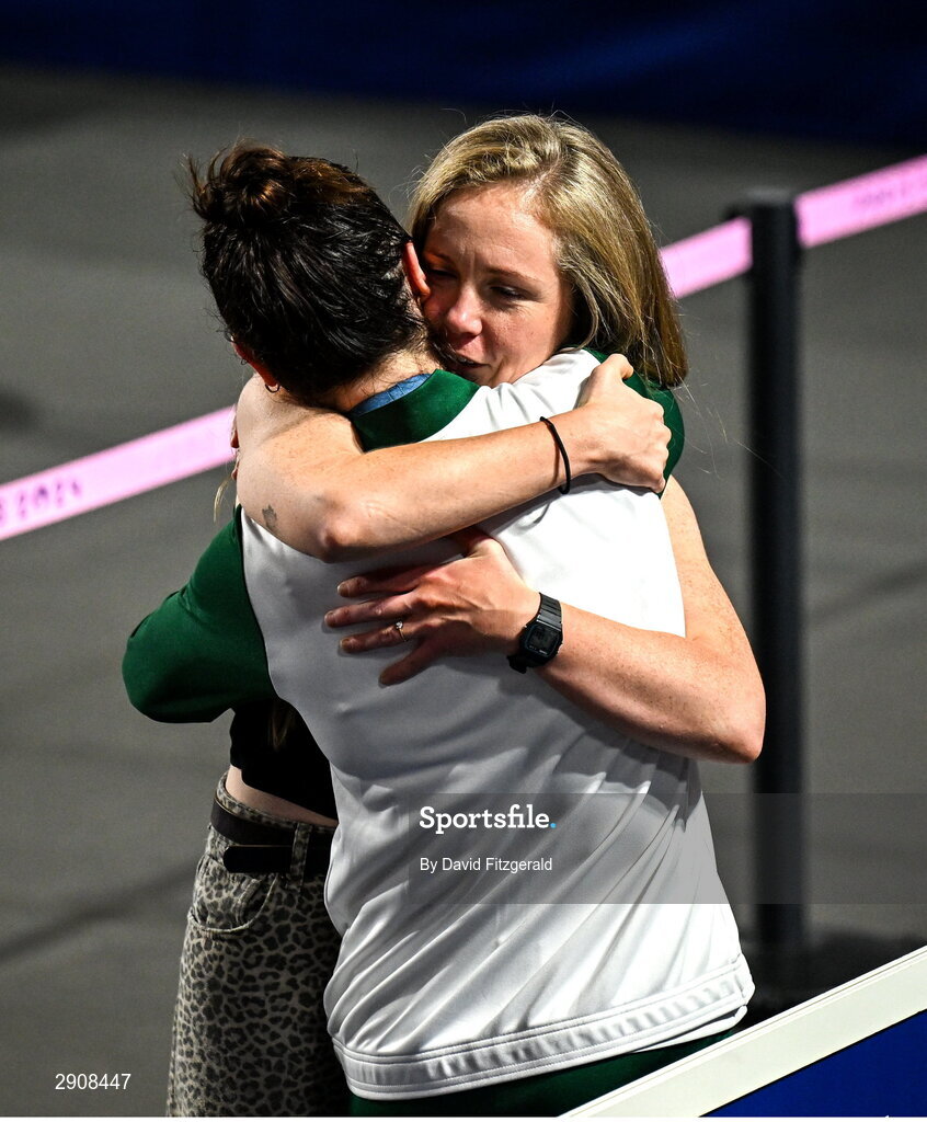 6 August 2024; Gold medalist Kellie Harrington of Team Ireland celebrates with her wife Mandy after defeating Wenlu Yang of Team People's Republic of China in their women's 60kg final bout at Court Philippe-Chatrier in Roland Garros Stadium during the 2024 Paris Summer Olympic Games in Paris, France. Photo by David Fitzgerald/Sportsfile