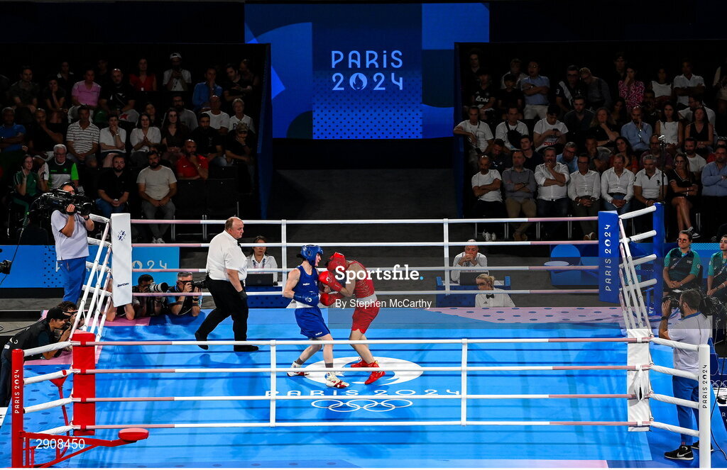 6 August 2024; Kellie Harrington of Team Ireland, left, and Wenlu Yang of Team People's Republic of China during their women's 60kg final bout at Court Philippe-Chatrier in Roland Garros Stadium during the 2024 Paris Summer Olympic Games in Paris, France. Photo by Stephen McCarthy/Sportsfile