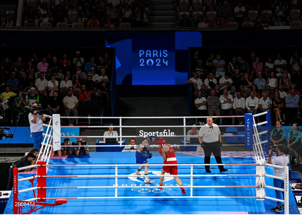 6 August 2024; Kellie Harrington of Team Ireland, left, and Wenlu Yang of Team People's Republic of China during their women's 60kg final bout at Court Philippe-Chatrier in Roland Garros Stadium during the 2024 Paris Summer Olympic Games in Paris, France. Photo by Stephen McCarthy/Sportsfile