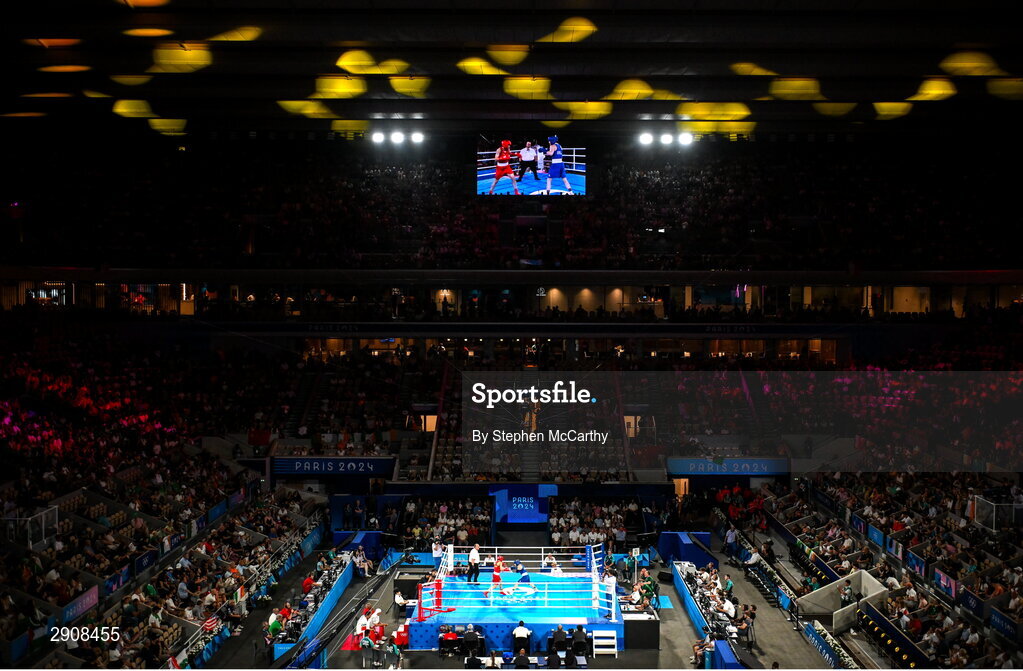 6 August 2024; Kellie Harrington of Team Ireland, right, and Wenlu Yang of Team People's Republic of China during their women's 60kg final bout at Court Philippe-Chatrier in Roland Garros Stadium during the 2024 Paris Summer Olympic Games in Paris, France. Photo by Stephen McCarthy/Sportsfile