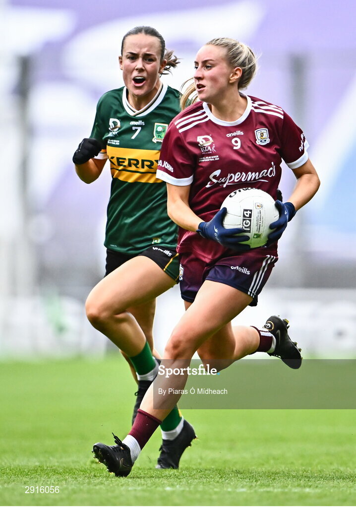 4 August 2024; Ailbhe Davoren of Galway in action against Aoife Dillane of Kerry during the TG4 All-Ireland Ladies Football Senior Championship final match between Galway and Kerry at Croke Park in Dublin. Photo by Piaras Ó Mídheach/Sportsfile