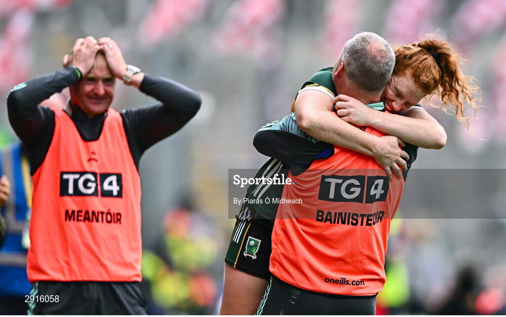 4 August 2024; Louise Ní Mhuircheartaigh of Kerry celebrates with Kerry manager Declan Quill and Kerry joint-manager Darragh Long, left, looks on during the TG4 All-Ireland Ladies Football Senior Championship final match between Galway and Kerry at Croke Park in Dublin. Photo by Piaras Ó Mídheach/Sportsfile