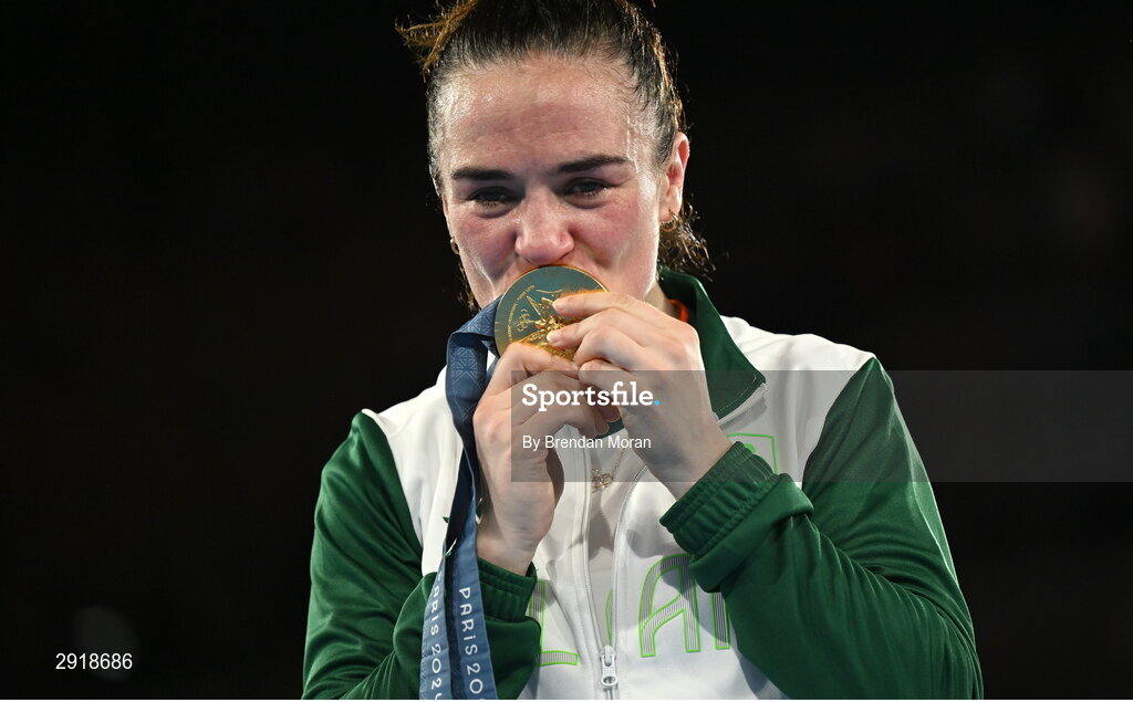 6 August 2024; Kellie Harrington of Team Ireland celebrates with her gold medal after defeating Wenlu Yang of Team People's Republic of China in their women's 60kg final bout  at Court Philippe-Chatrier in Roland Garros Stadium during the 2024 Paris Summer Olympic Games in Paris, France. Photo by Brendan Moran/Sportsfile Photo by Brendan Moran/Sportsfile