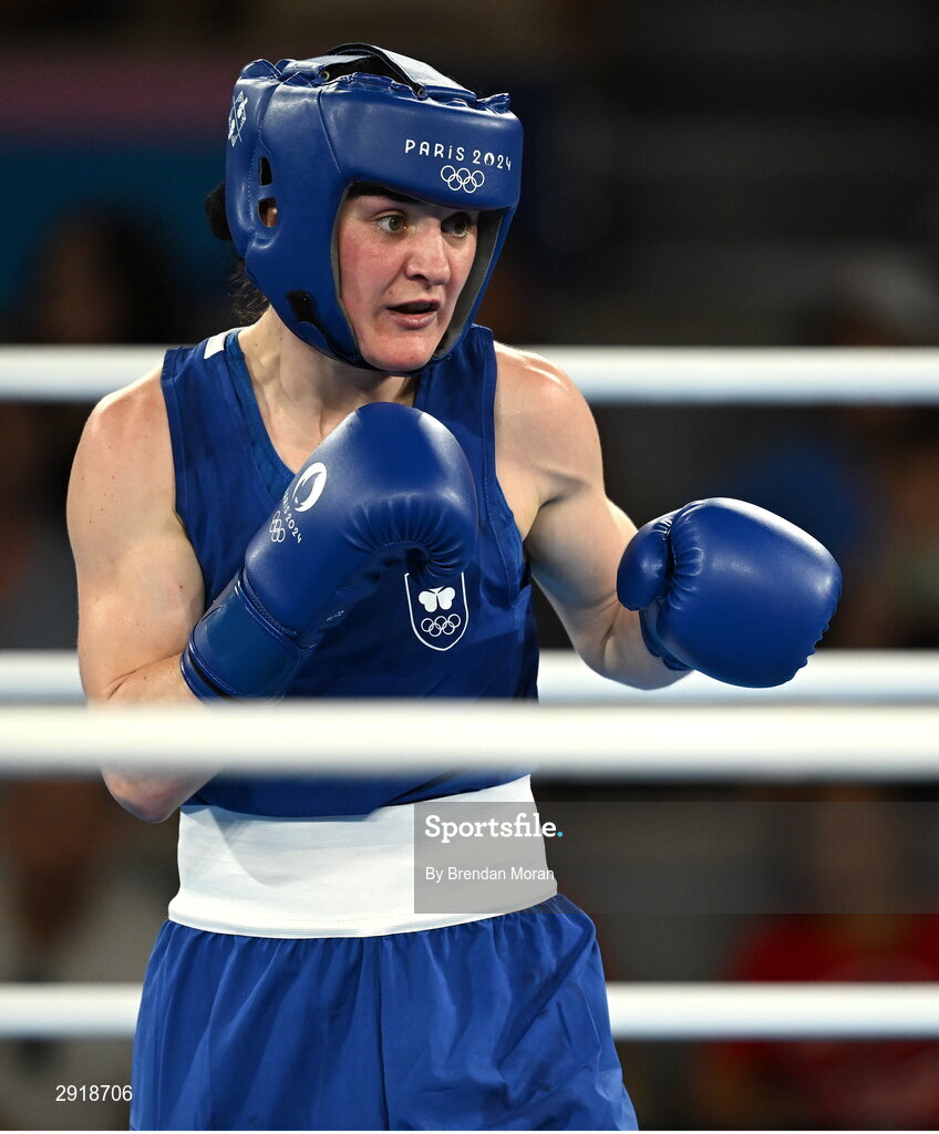 6 August 2024; Kellie Harrington of Team Ireland in action against Wenlu Yang of Team People's Republic of China in their women's 60kg final bout at Court Philippe-Chatrier in Roland Garros Stadium during the 2024 Paris Summer Olympic Games in Paris, France. Photo by Brendan Moran/Sportsfile