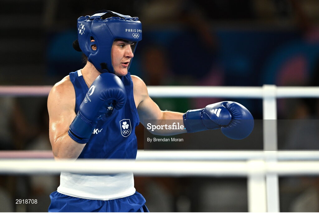 6 August 2024; Kellie Harrington of Team Ireland in action against Wenlu Yang of Team People's Republic of China in their women's 60kg final bout at Court Philippe-Chatrier in Roland Garros Stadium during the 2024 Paris Summer Olympic Games in Paris, France. Photo by Brendan Moran/Sportsfile