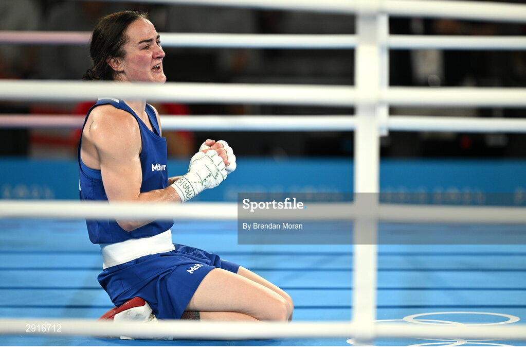 6 August 2024; Kellie Harrington of Team Ireland celebrates after defeating Wenlu Yang of Team People's Republic of China in their women's 60kg final bout at Court Philippe-Chatrier in Roland Garros Stadium during the 2024 Paris Summer Olympic Games in Paris, France. Photo by Brendan Moran/Sportsfile