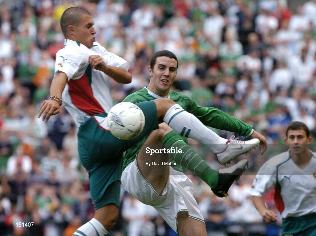 18 August 2004; John O'Shea, Republic of Ireland, in action against Valeri Bozhinov, Bulgaria. International Friendly, Republic of Ireland v Bulgaria, Lansdowne Road, Dublin. Picture credit; David Maher / SPORTSFILE