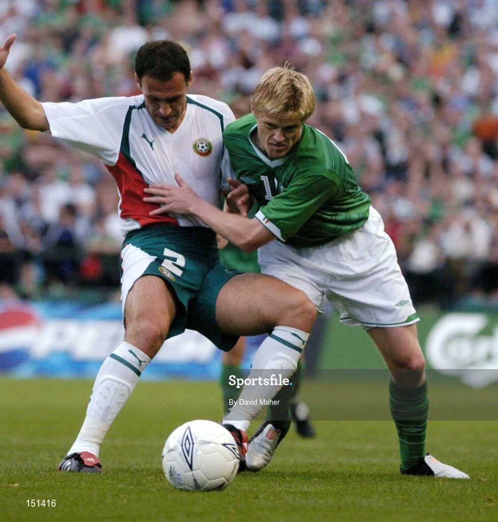 18 August 2004; Damien Duff, Republic of Ireland, in action against Radostin Kishishev, Bulgaria. International Friendly, Republic of Ireland v Bulgaria, Lansdowne Road, Dublin. Picture credit; David Maher / SPORTSFILE