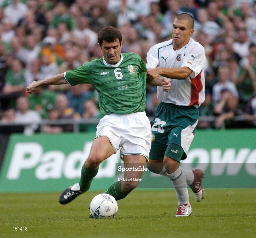 18 August 2004; Roy Keane, Republic of Ireland, in action against Valeri Bozhinov, Bulgaria. International Friendly, Republic of Ireland v Bulgaria, Lansdowne Road, Dublin. Picture credit; David Maher / SPORTSFILE