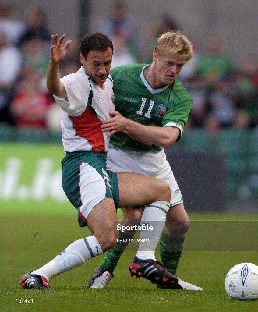 18 August 2004; Damien Duff, Republic of Ireland, in action against Radostin Kishishev, Bulgaria. International Friendly, Republic of Ireland v Bulgaria, Lansdowne Road, Dublin. Picture credit; Brian Lawless / SPORTSFILE