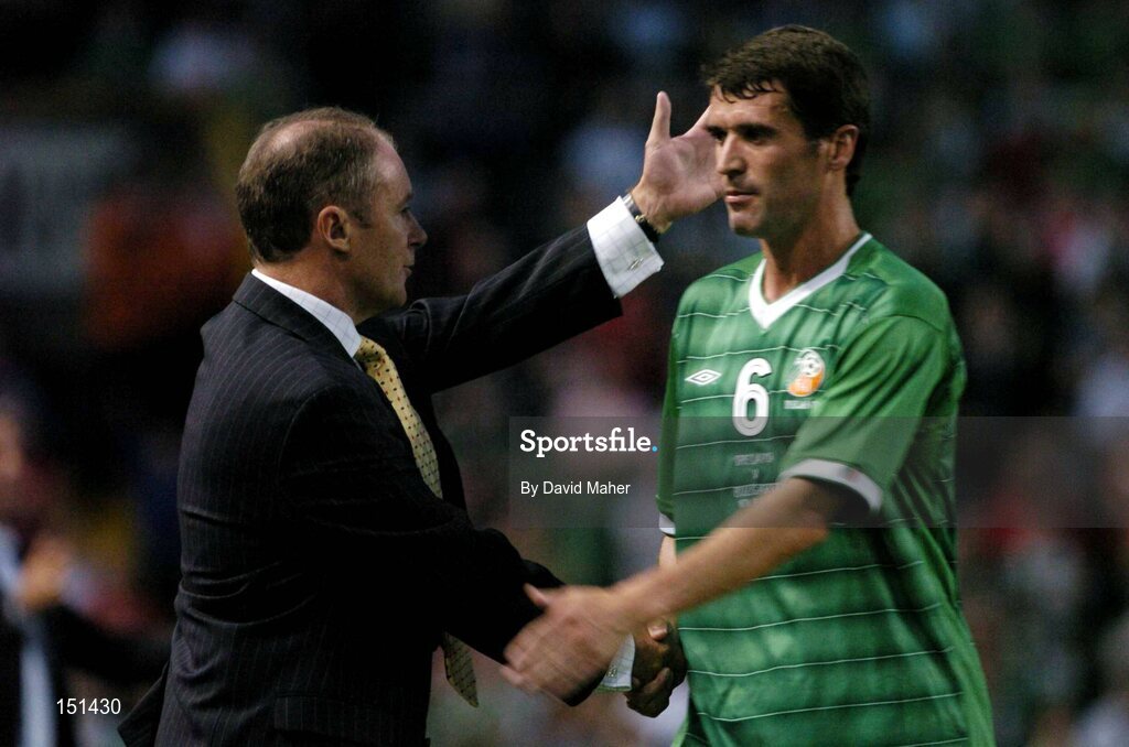 18 August 2004; Brian Kerr, Republic of Ireland, shakes hands with Roy Keane, after being subsituted during the second half. International Friendly, Republic of Ireland v Bulgaria, Lansdowne Road, Dublin. Picture credit; David Maher / SPORTSFILE