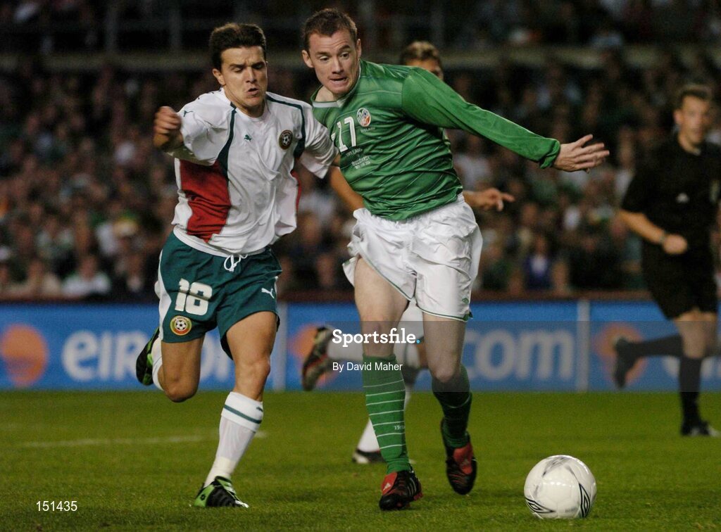 18 August 2004; Alan Quinn, Republic of Ireland, in action against Emil Gargorov, Bulgaria. International Friendly, Republic of Ireland v Bulgaria, Lansdowne Road, Dublin. Picture credit; David Maher / SPORTSFILE