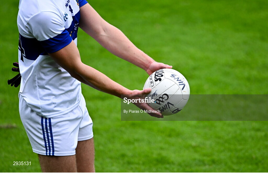 8 September 2024; Cian Dunne of St Vincent's prepares to take a free during the Dublin County Senior 1 Club Football Championship Group 4 match between Skerries Harps and St Vincent's at Parnell Park in Dublin. Photo by Piaras Ó Mídheach/Sportsfile