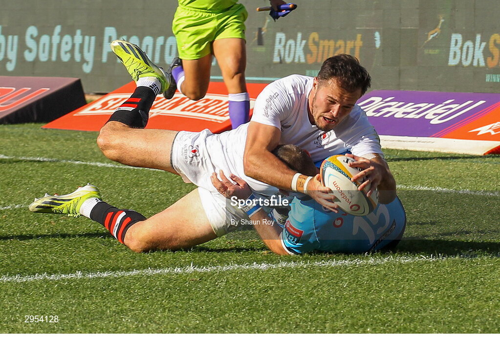 5 October 2024; Jacob Stockdale of Ulster dives over to score a first try during the United Rugby Championship match between Vodacom Bulls and Ulster at Loftus Versfeld Stadium in Pretoria, South Africa. Photo by Shaun Roy/Sportsfile