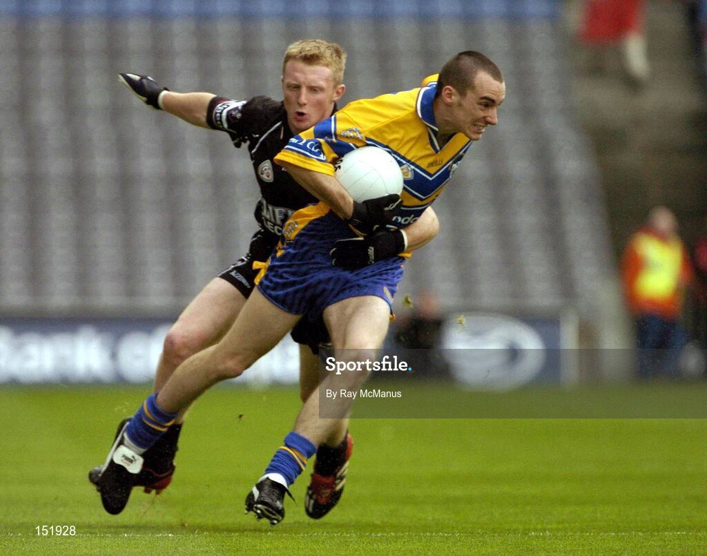 22 August 2004; Rory Donnelly, Clare, in action against Colin Neary, Sligo. Tommy Murphy Cup Final, Clare v Sligo, Croke Park, Dublin. Picture credit; Ray McManus / SPORTSFILE