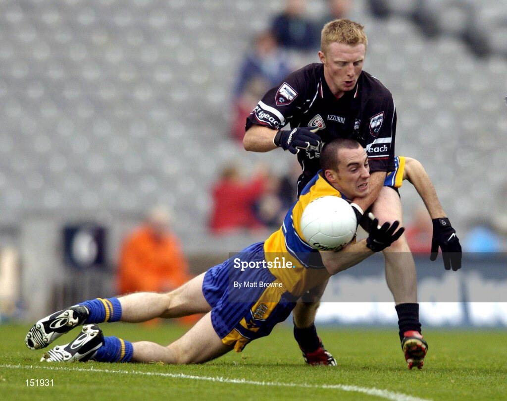 22 August 2004; Odran O'Dwyer, Clare, is tackled by Colin Neary, Sligo. Tommy Murphy Cup Final, Clare v Sligo, Croke Park, Dublin. Picture credit; Matt Browne / SPORTSFILE