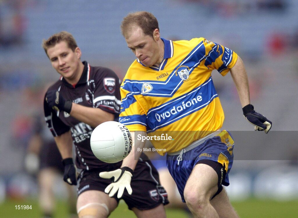 22 August 2004; Michael O'Shea, Clare, in action against Karl O'Neill, Sligo. Tommy Murphy Cup Final, Clare v Sligo, Croke Park, Dublin. Picture credit; Matt Browne / SPORTSFILE