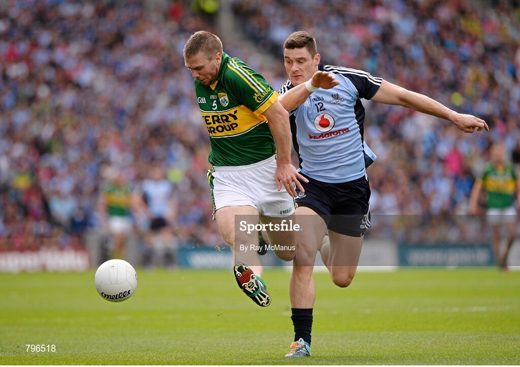 1 September 2013; Tomas O'Se, Kerry, in action against Diarmuid Connolly, Dublin. GAA Football All-Ireland Senior Championship, Semi-Final, Dublin v Kerry, Croke Park, Dublin. Picture credit: Ray McManus / SPORTSFILE
