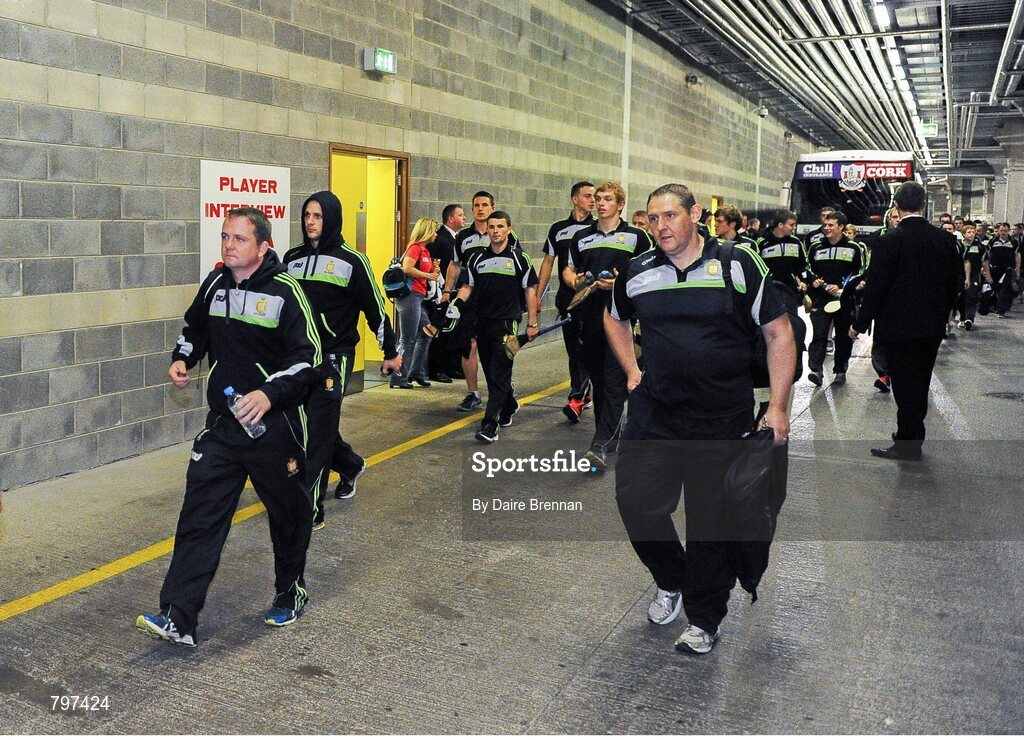 28 September 2013; Clare manager Davy Fitzgerald leads his team towards the dressing room. GAA Hurling All-Ireland Senior Championship Final Replay, Cork v Clare, Croke Park, Dublin. Picture credit: Daire Brennan / SPORTSFILE