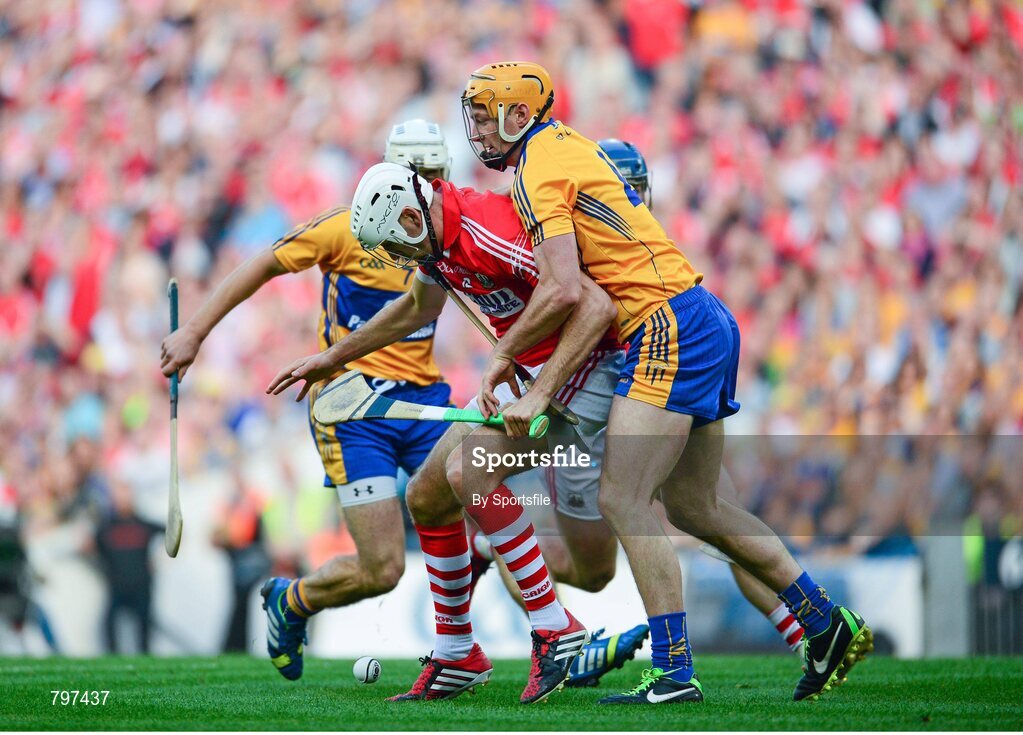 28 September 2013; Pa Cronin, Cork, in action against Cian Dillon, Clare. GAA Hurling All-Ireland Senior Championship Final Replay, Cork v Clare, Croke Park, Dublin. Photo by Sportsfile