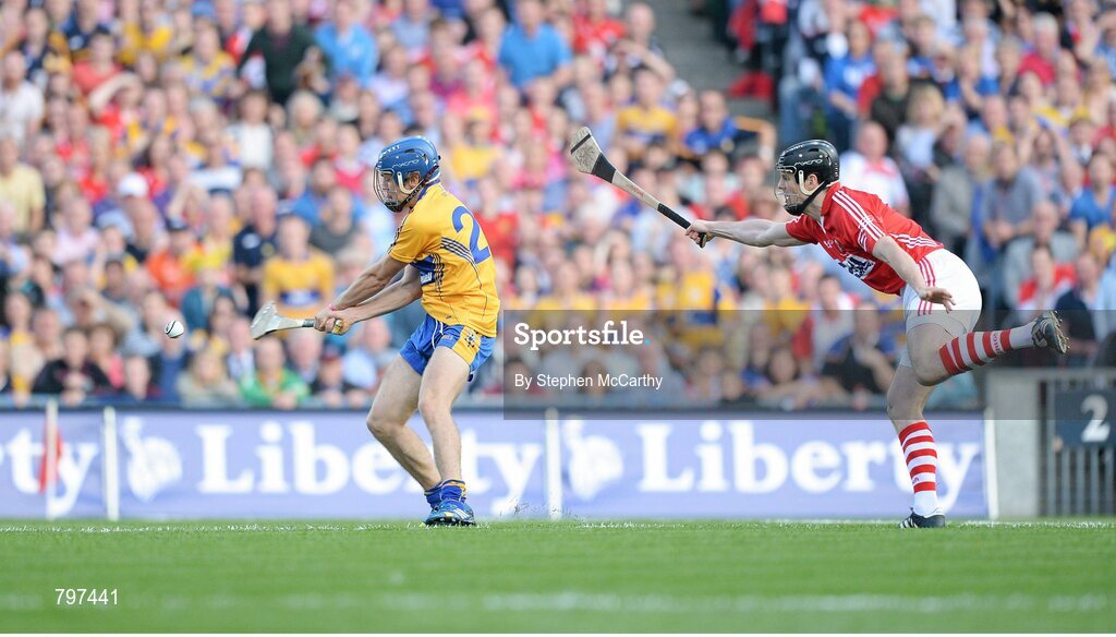 28 September 2013; Shane O'Donnell, Clare, shoots to score side's first goal of the game. GAA Hurling All-Ireland Senior Championship Final Replay, Cork v Clare, Croke Park, Dublin. Picture credit: Stephen McCarthy / SPORTSFILE