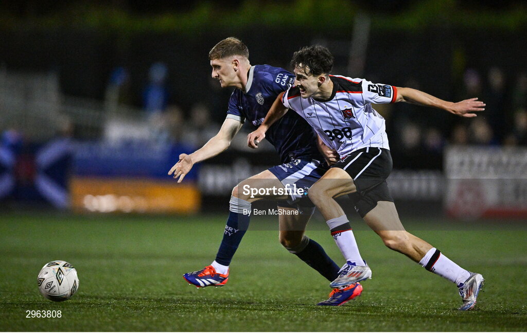 18 October 2024; Ronan Boyce of Derry City in action against Jad Hakiki of Dundalk during the SSE Airtricity Men's Premier Division match between Dundalk and Derry City at Oriel Park in Dundalk, Louth. Photo by Ben McShane/Sportsfile