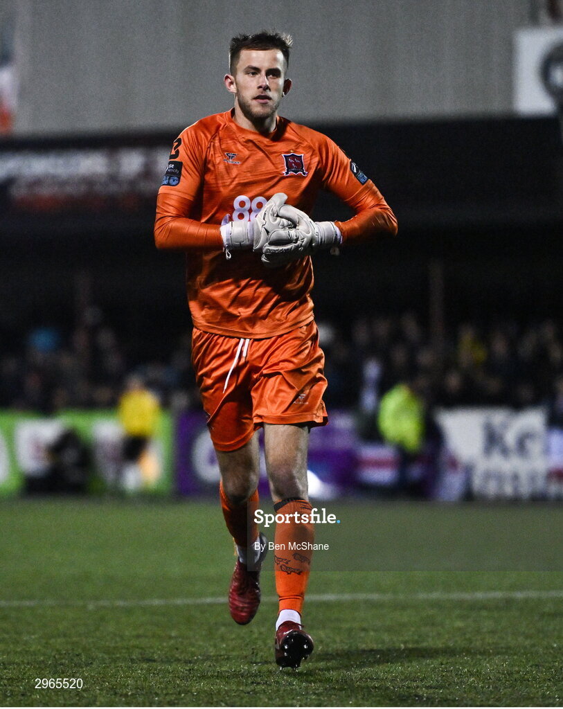 18 October 2024; Dundalk goalkeeper Ross Munro during the SSE Airtricity Men's Premier Division match between Dundalk and Derry City at Oriel Park in Dundalk, Louth. Photo by Ben McShane/Sportsfile