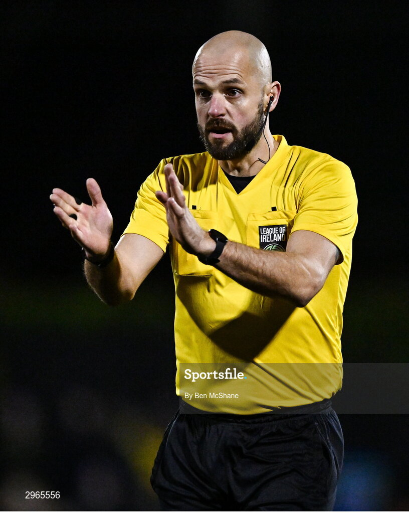 18 October 2024; Referee Gavin Colfer during the SSE Airtricity Men's Premier Division match between Dundalk and Derry City at Oriel Park in Dundalk, Louth. Photo by Ben McShane/Sportsfile