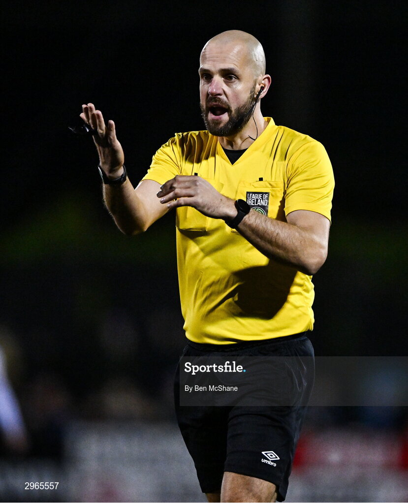 18 October 2024; Referee Gavin Colfer during the SSE Airtricity Men's Premier Division match between Dundalk and Derry City at Oriel Park in Dundalk, Louth. Photo by Ben McShane/Sportsfile