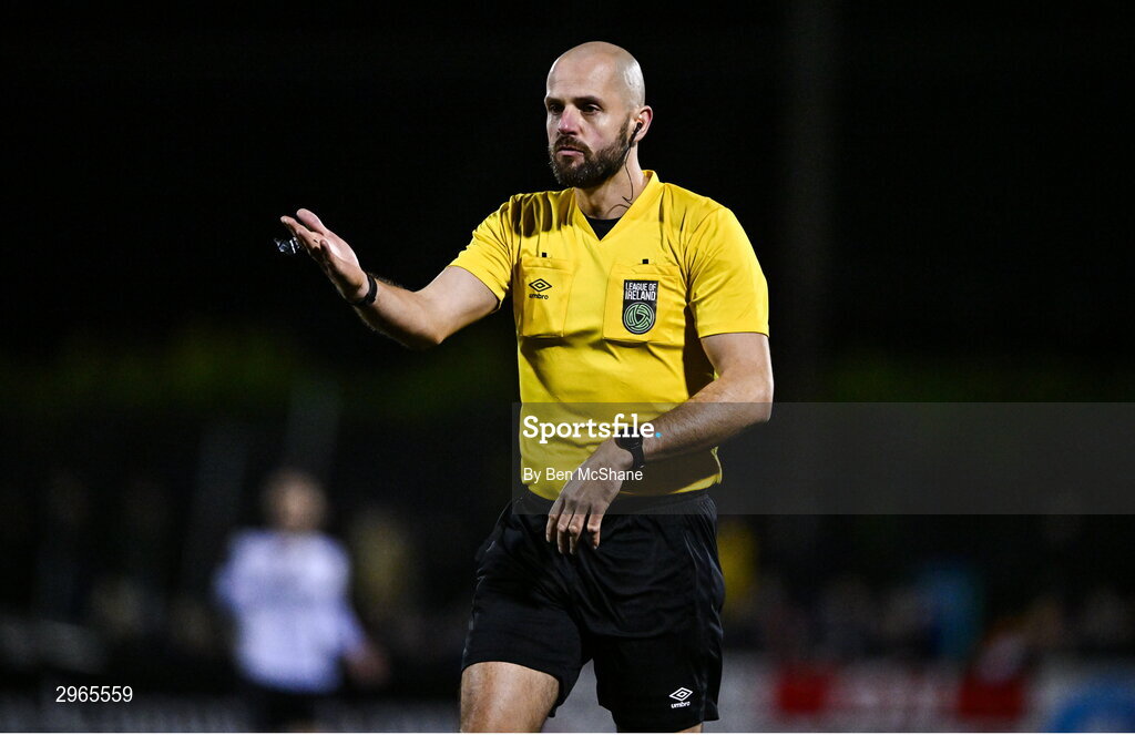 18 October 2024; Referee Gavin Colfer during the SSE Airtricity Men's Premier Division match between Dundalk and Derry City at Oriel Park in Dundalk, Louth. Photo by Ben McShane/Sportsfile