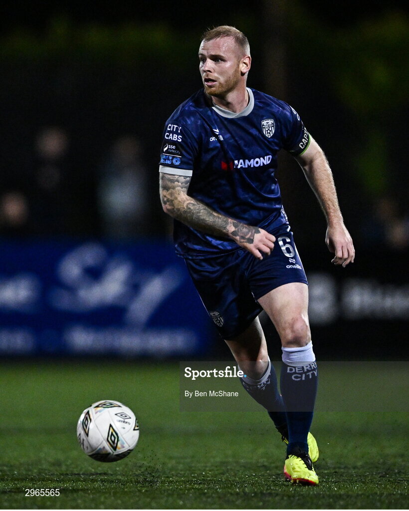 18 October 2024; Mark Connolly of Derry City during the SSE Airtricity Men's Premier Division match between Dundalk and Derry City at Oriel Park in Dundalk, Louth. Photo by Ben McShane/Sportsfile