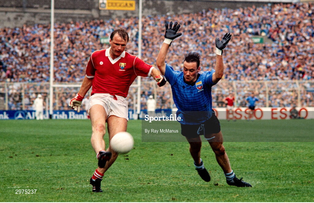 20 August 1989; Teddy McCarthy of Cork in action against Paul Curran of Dublin during the All-Ireland Senior Football Championship Semi-Final match between Cork and Dublin at Croke Park in Dublin. Photo by Ray McManus/Sportsfile