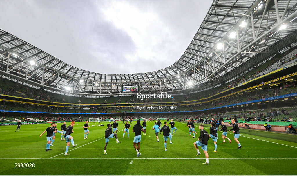 10 November 2024; Drogheda United warm-up before the Sports Direct Men's FAI Cup Final match between Drogheda United and Derry City at the Aviva Stadium in Dublin. Photo by Stephen McCarthy/Sportsfile