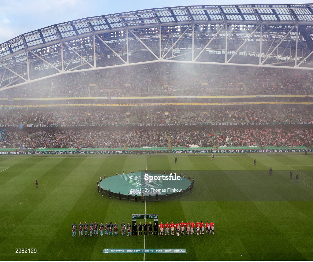 10 November 2024; Players and officials before the Sports Direct Men's FAI Cup Final match between Drogheda United and Derry City at the Aviva Stadium in Dublin. Photo by Thomas Flinkow/Sportsfile