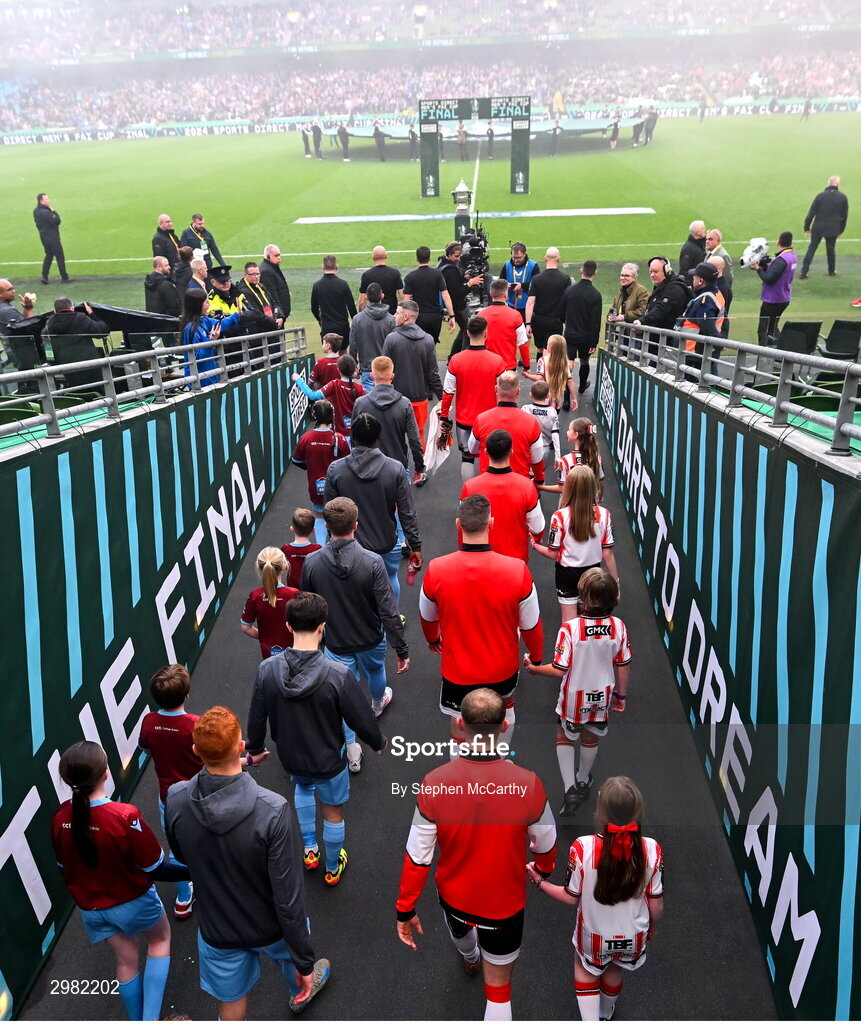 10 November 2024; The teams make their way out before the Sports Direct Men's FAI Cup Final match between Drogheda United and Derry City at the Aviva Stadium in Dublin. Photo by Stephen McCarthy/Sportsfile