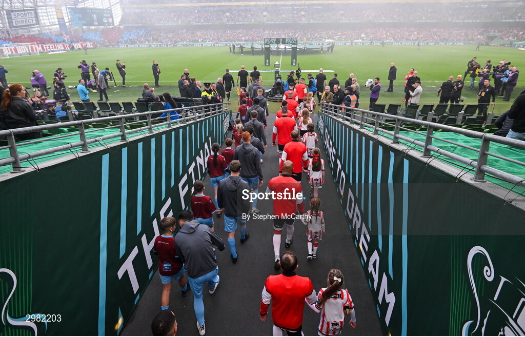10 November 2024; The teams make their way out before the Sports Direct Men's FAI Cup Final match between Drogheda United and Derry City at the Aviva Stadium in Dublin. Photo by Stephen McCarthy/Sportsfile
