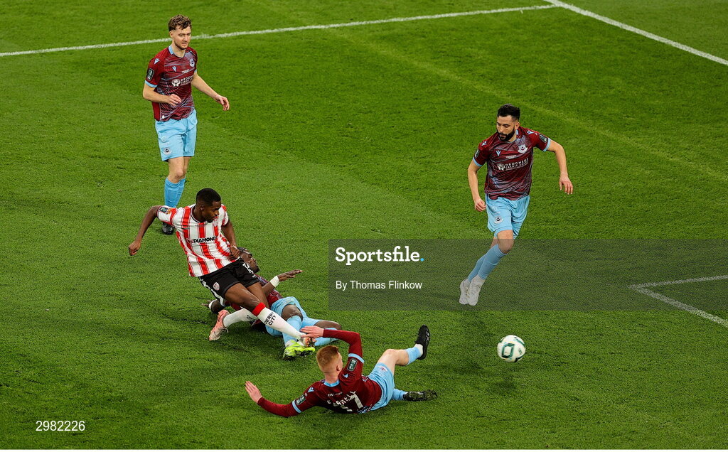 10 November 2024; Sadou Diallo of Derry City attempts a shot on goal during the Sports Direct Men's FAI Cup Final match between Drogheda United and Derry City at the Aviva Stadium in Dublin. Photo by Thomas Flinkow/Sportsfile