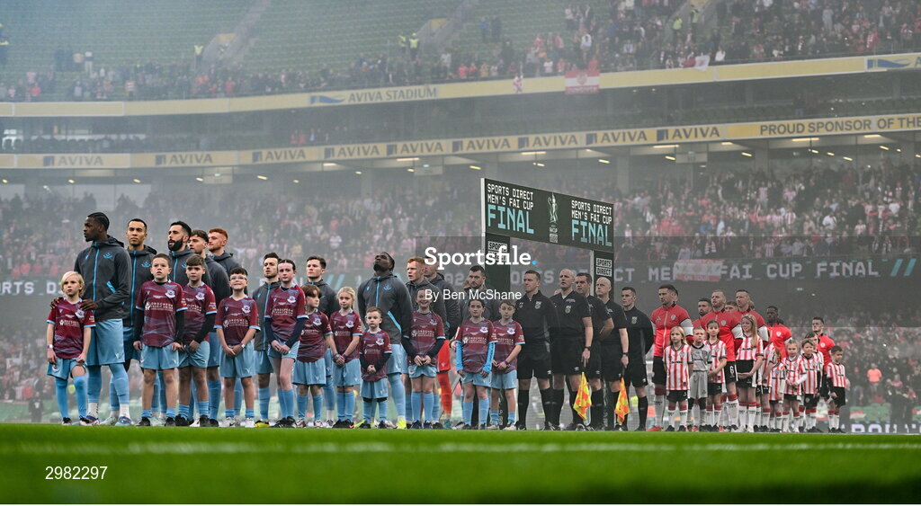 10 November 2024; The Drogheda United and Derry City players line up before the Sports Direct Men's FAI Cup Final match between Drogheda United and Derry City at the Aviva Stadium in Dublin. Photo by Ben McShane/Sportsfile